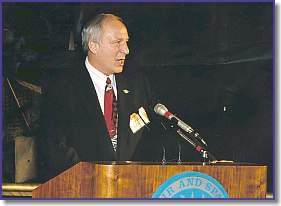 Barry addressing the media and other invited guests at the National Air and Space Museum (1994).